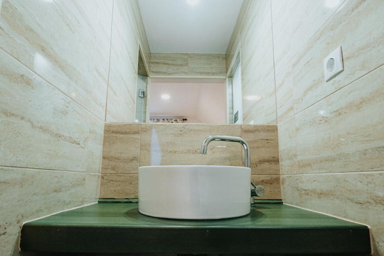 Kadarhaz Bed & Breakfast เวเลซา ภายนอก รูปภาพ