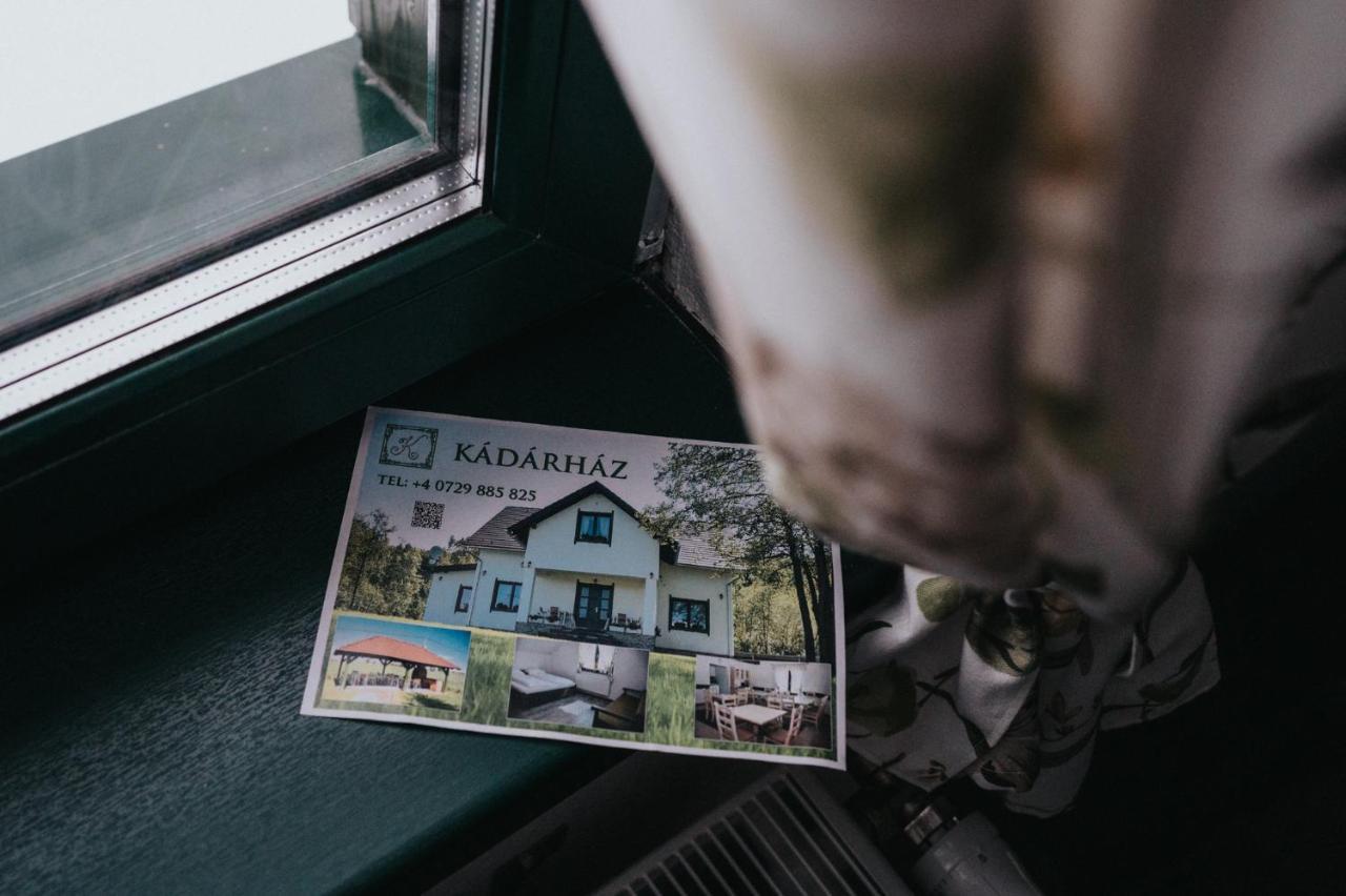 Kadarhaz Bed & Breakfast เวเลซา ภายนอก รูปภาพ