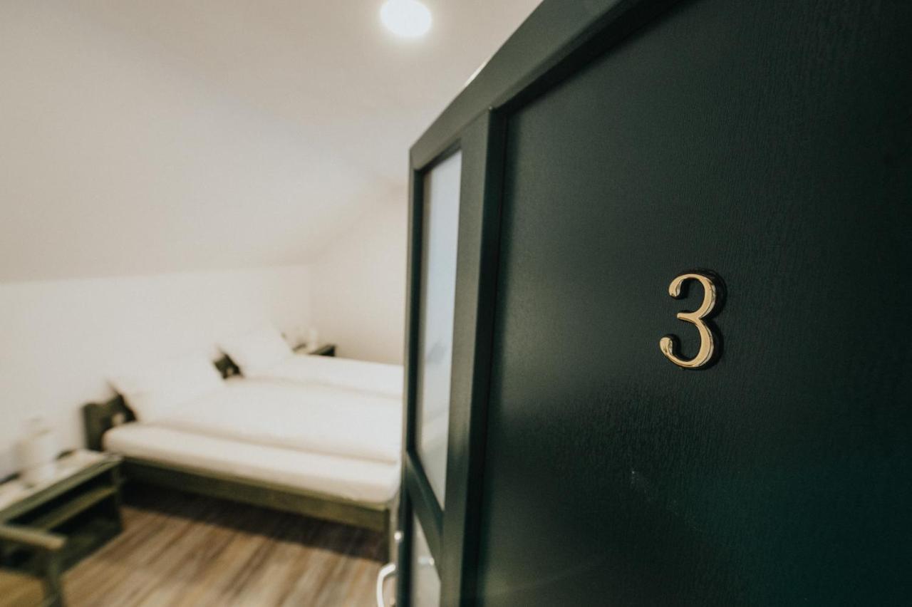 Kadarhaz Bed & Breakfast เวเลซา ภายนอก รูปภาพ